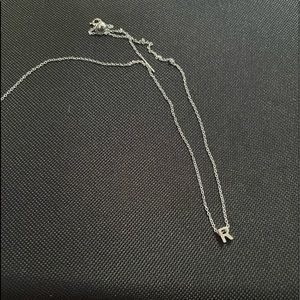 BLOCK R layering necklace